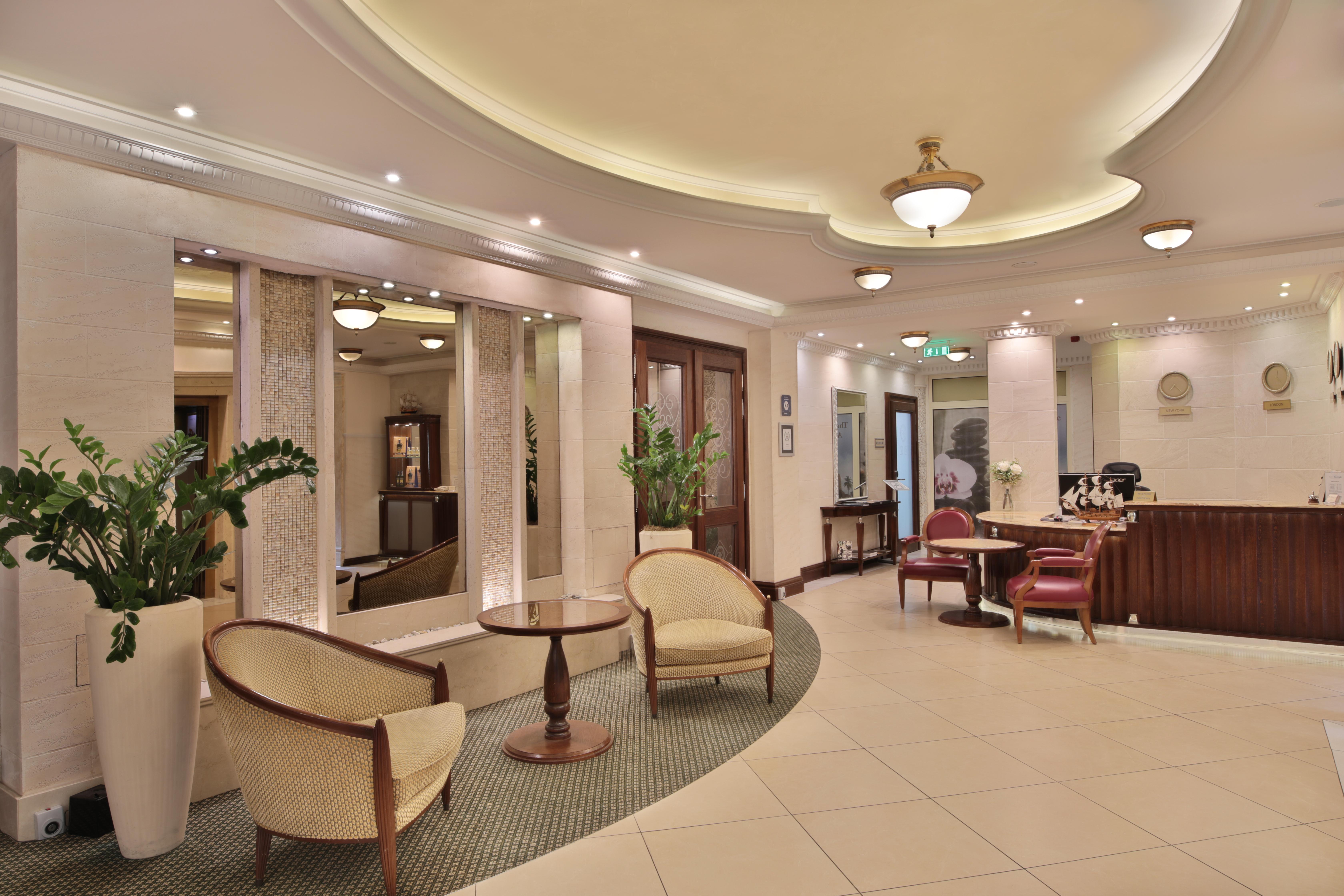 Retro Riverside Wellness Resort Карловы Вары Экстерьер фото The lobby of the hotel
