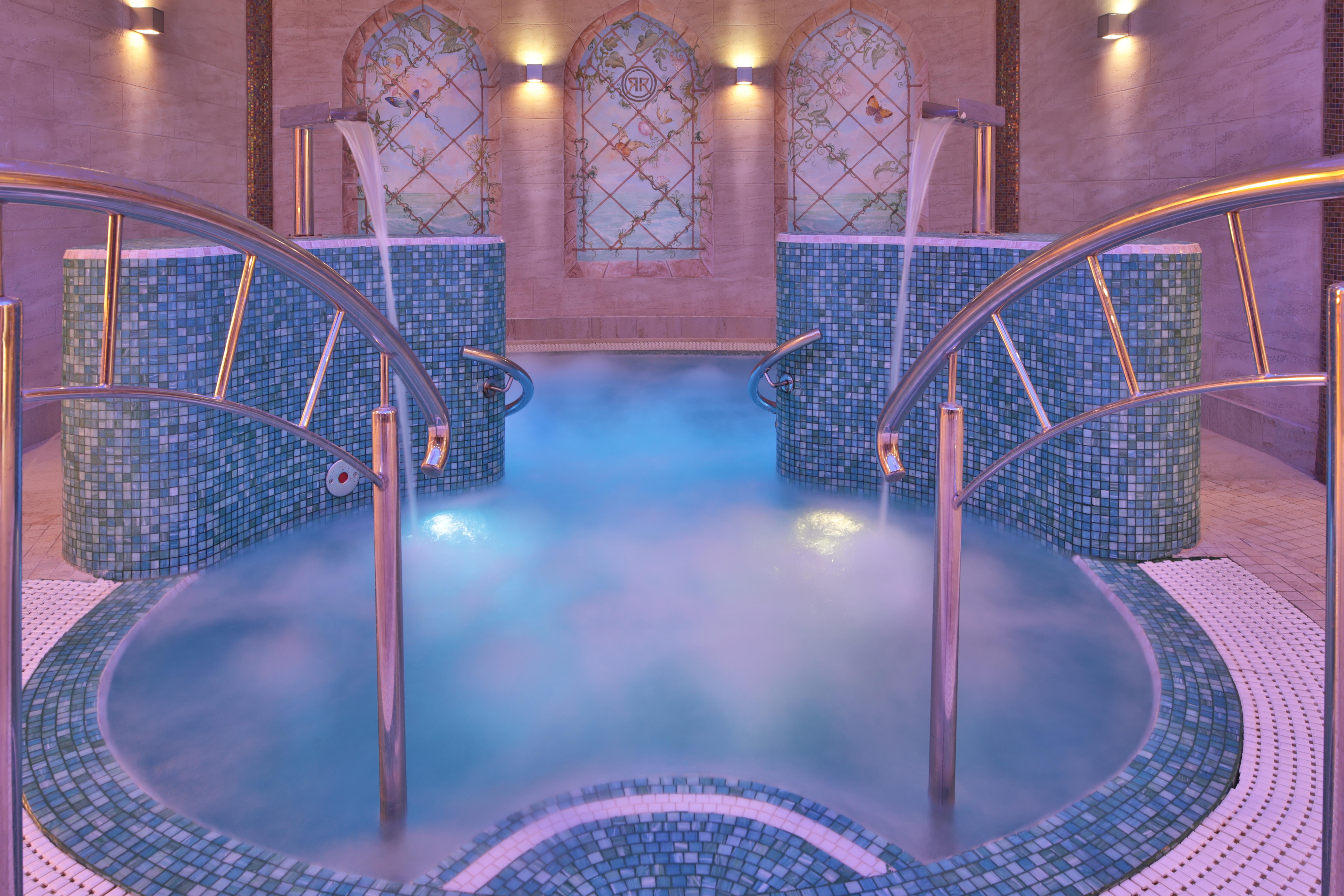 Retro Riverside Wellness Resort Карловы Вары Экстерьер фото A spa in a hotel