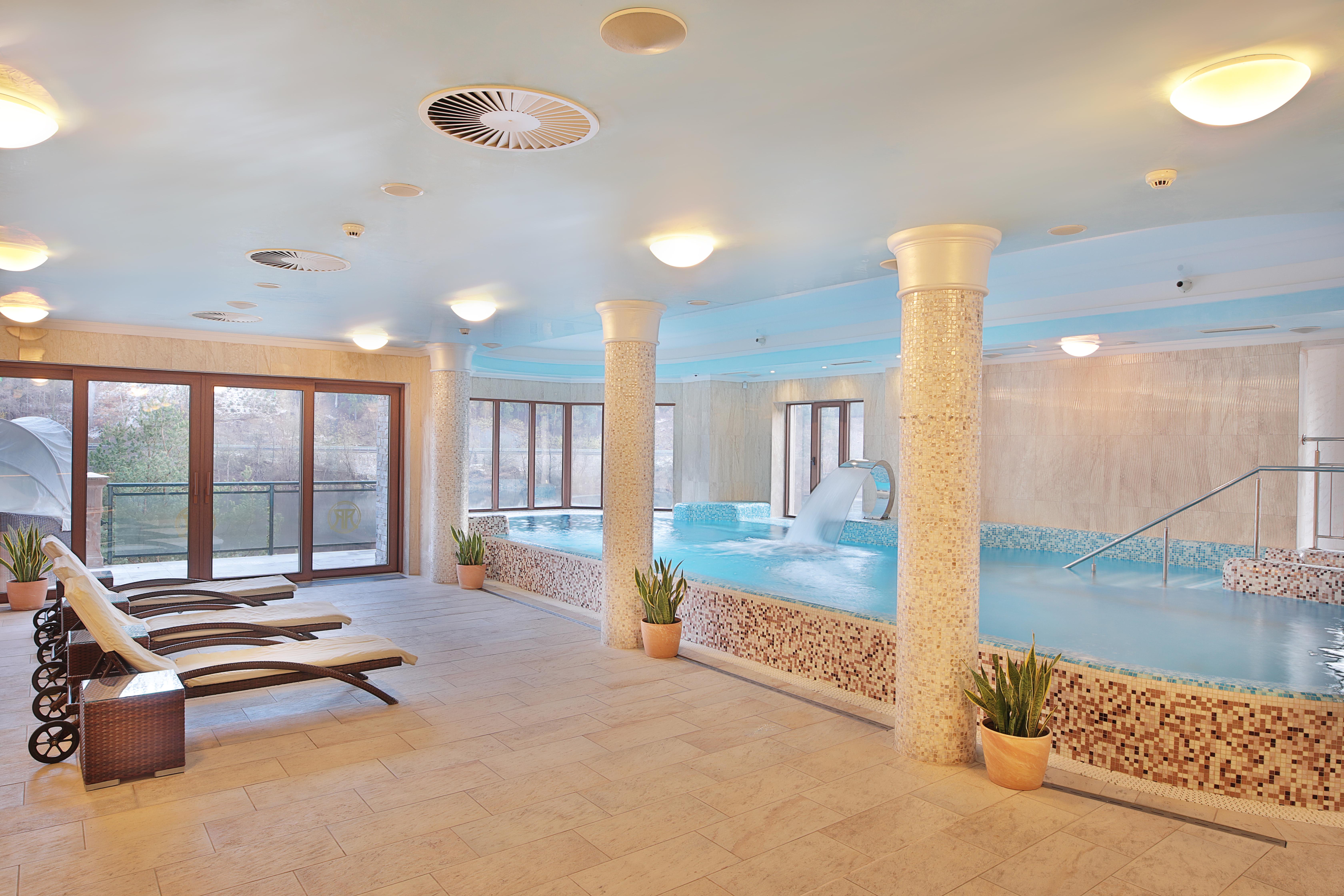 Retro Riverside Wellness Resort Карловы Вары Экстерьер фото Spa